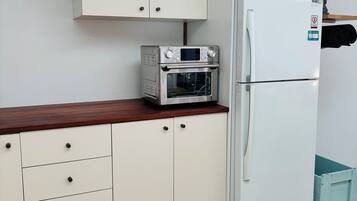 Mikroaaltouuni, uuni, liesi