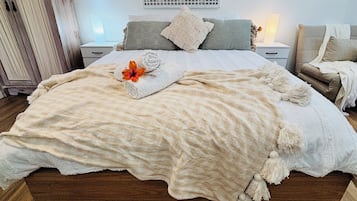 Iron/ironing board, WiFi, bed sheets