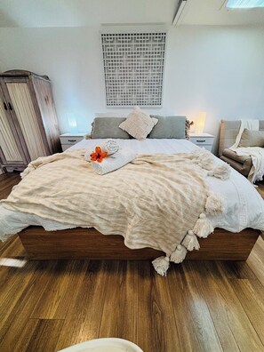 Iron/ironing board, WiFi, bed sheets - Calm Coastal Hideaway - Cozy, Peaceful, Relaxed & Wellness Inspired (Umina Beach)