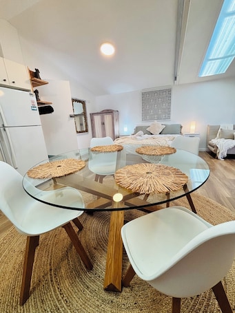 1 bedroom, iron/ironing board, free WiFi, bed sheets. Calm Coastal Hideaway - Cozy, Peaceful, Relaxed & Wellness Inspired