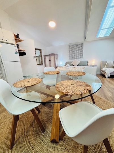 Calm Coastal Hideaway - Cozy, Peaceful, Relaxed & Wellness Inspired