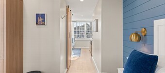 Luxury `River Side Grand` on Captains Row – Steps to Drawbridge