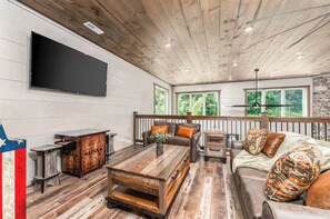 TV, fireplace - New! 4BR - Hot Tub & PVT Basketball/Pickleball Court! (Pigeon Forge)