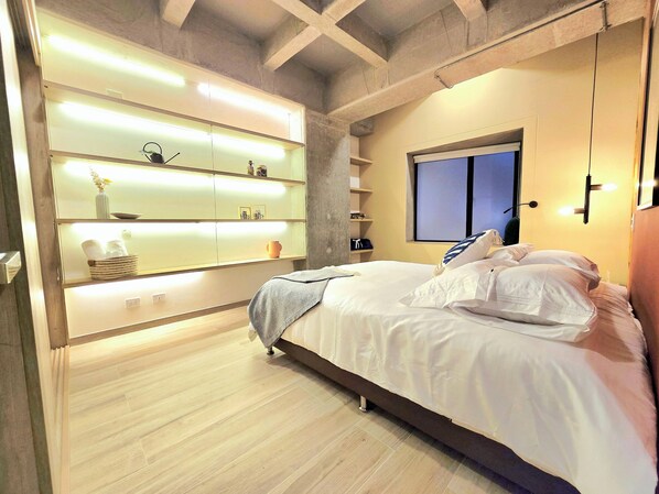 2 habitaciones, tabla de planchar con plancha, wifi y ropa de cama 