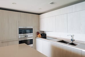 Fridge, microwave, oven, stovetop - Oceanfront 36th Floor Condo with Stunning Views Resort and Beach Access (Hollywood)