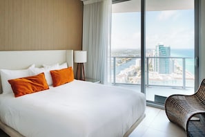 2 bedrooms, in-room safe, iron/ironing board, free WiFi - Oceanfront 36th Floor Condo with Stunning Views Resort and Beach Access (Hollywood)