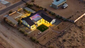 Exterior - 4 Bedrooms, 3 Bathrooms, luxury homes for a vacation getaway. (Joshua Tree)