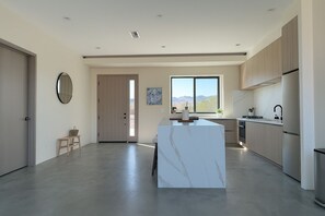 Interior - 4 Bedrooms, 3 Bathrooms, luxury homes for a vacation getaway. (Joshua Tree)
