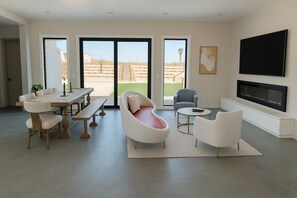 Interior - 4 Bedrooms, 3 Bathrooms, luxury homes for a vacation getaway. (Joshua Tree)