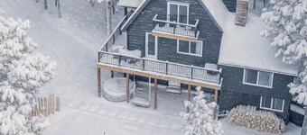 Charming 4-bedroom house in Evergreen perfect for your getaway