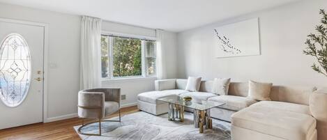 Villa, Garden View | Living area