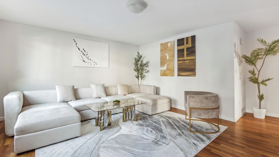 Luxury NYC Home Game Room Free Parking