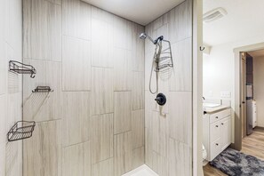 Hair dryer, towels - Easy Commuting! Renovated Greeley Apartment (Greeley)