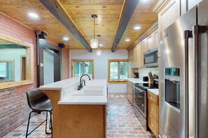 雪櫃、微波爐、爐具、洗碗機