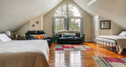 Explore Caves & Coast! Family-Friendly Oregon Stay