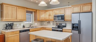 'Wondrous Willow' Dog-Friendly Home in Fairbanks!
