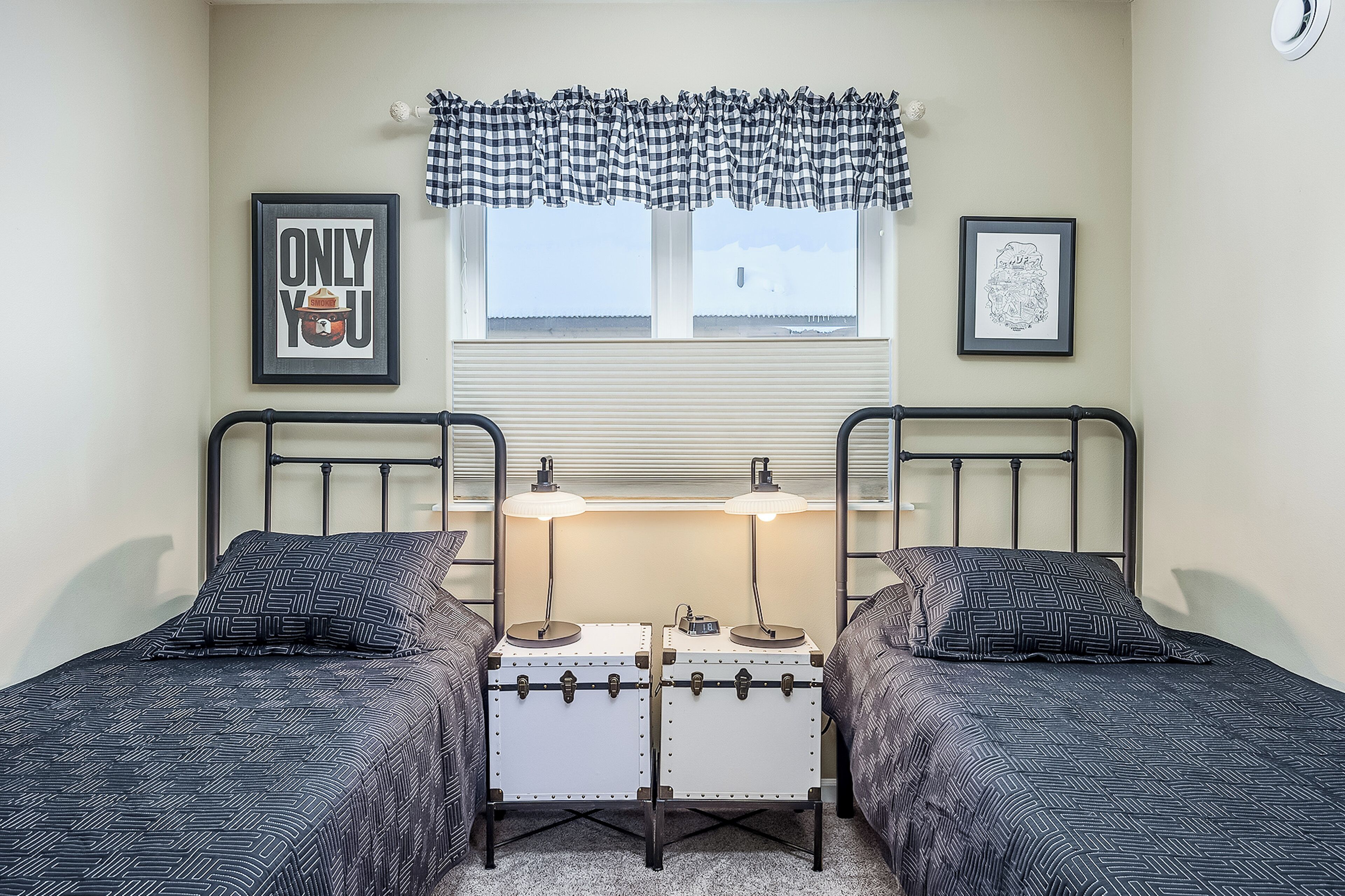 2 chambres, fer et planche à repasser, lit parapluie, accès Internet