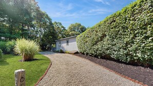 Property grounds - 2 Mi to Dowses Beach! Couples Haven in Osterville (Osterville)