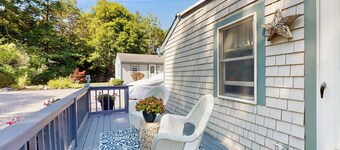 2 Mi to Dowses Beach! Couples Haven in Osterville