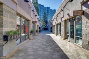 Exterior - Olympic Valley Summer Stay! 2BR in Everline Resort (Olympic Valley)