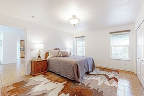 3 عدّة غرف نوم وملاءات أسرّة