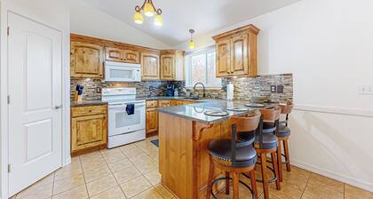 Mtn-View Pocatello Home Near Town & Trails