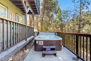 Terrace/patio - 2 Large Decks & Hot Tub! Big Bear Cabin Getaway (Big Bear)