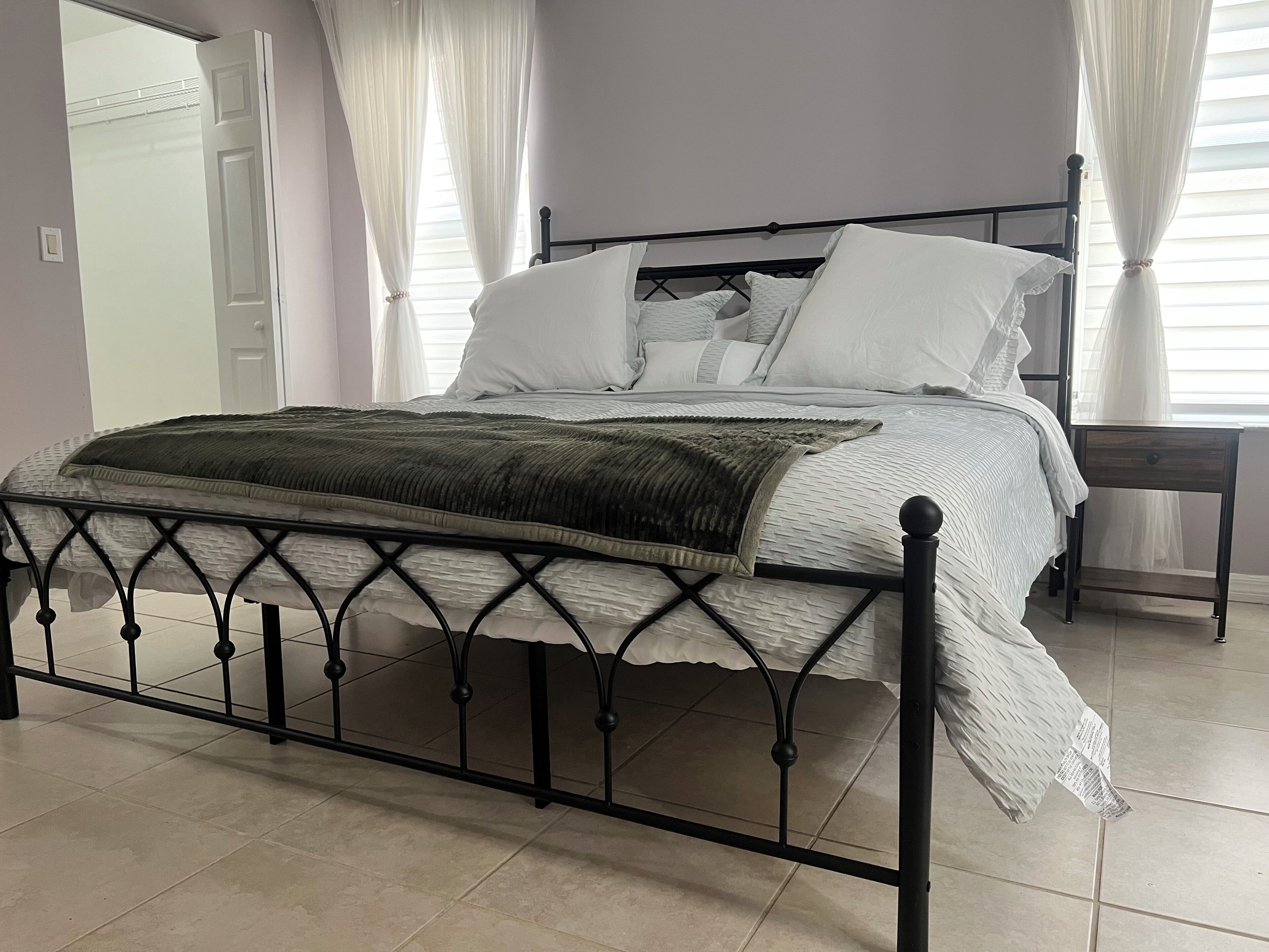 3 bedrooms, iron/ironing board, free WiFi, bed sheets