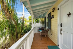 Property grounds - WINDWARD SOUTH- Delightful 2-bedroom house with Pool in Old Town Key West (Key West)
