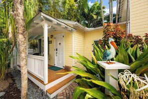Exterior detail - WINDWARD SOUTH- Delightful 2-bedroom house with Pool in Old Town Key West (Key West)