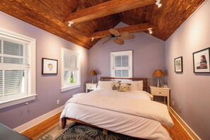 2 bedrooms, desk, iron/ironing board, free WiFi - WINDWARD SOUTH- Delightful 2-bedroom house with Pool in Old Town Key West (Key West)