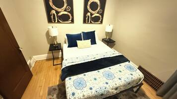 Schreibtisch, Bügeleisen/Bügelbrett, kostenloses WLAN, Bettwäsche