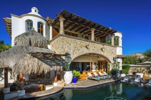 Pool - Casa Primera Luxury 6-BR Villa Ocean & Golf View (San Jose del Cabo)