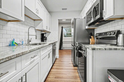 Spacious 3BR Home Near Lake Hollingsworth