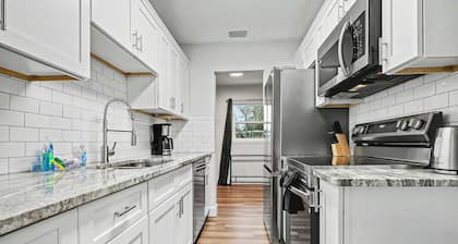 Spacious 3BR Home Near Lake Hollingsworth