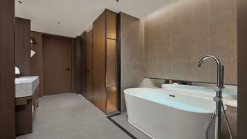 Executive King Room | Private spa tub