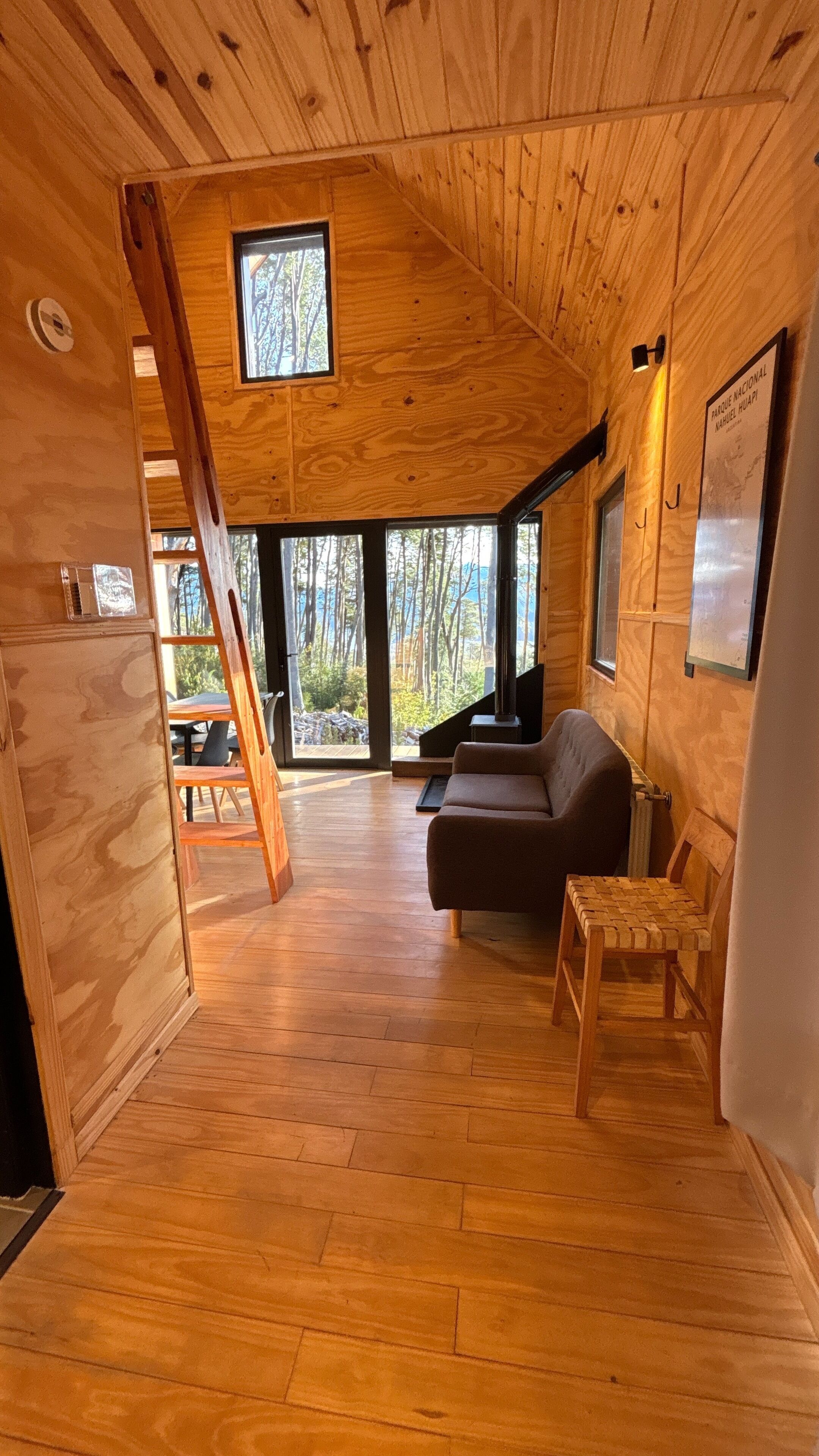 Smart-tv och eldstad