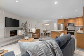 Télévision, cheminée