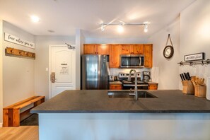 Fridge, microwave, oven, stovetop - 1BR+Sofabed | Deer Lodge | Epic Village Location | Covered Patio | Ski Locker | Fireplace | Parking (Whistler)