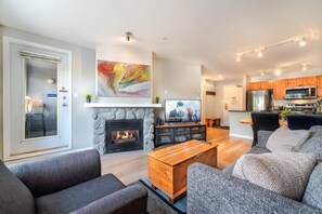 Smart TV, fireplace - 1BR+Sofabed | Deer Lodge | Epic Village Location | Covered Patio | Ski Locker | Fireplace | Parking (Whistler)