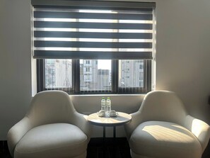 Deluxe Room | Living area - Elegant Hotel (Hai Ba Trung)