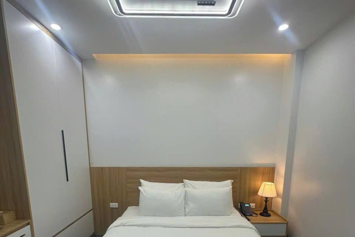 Standard Room | Desk, laptop workspace, soundproofing, iron/ironing board (on request)
