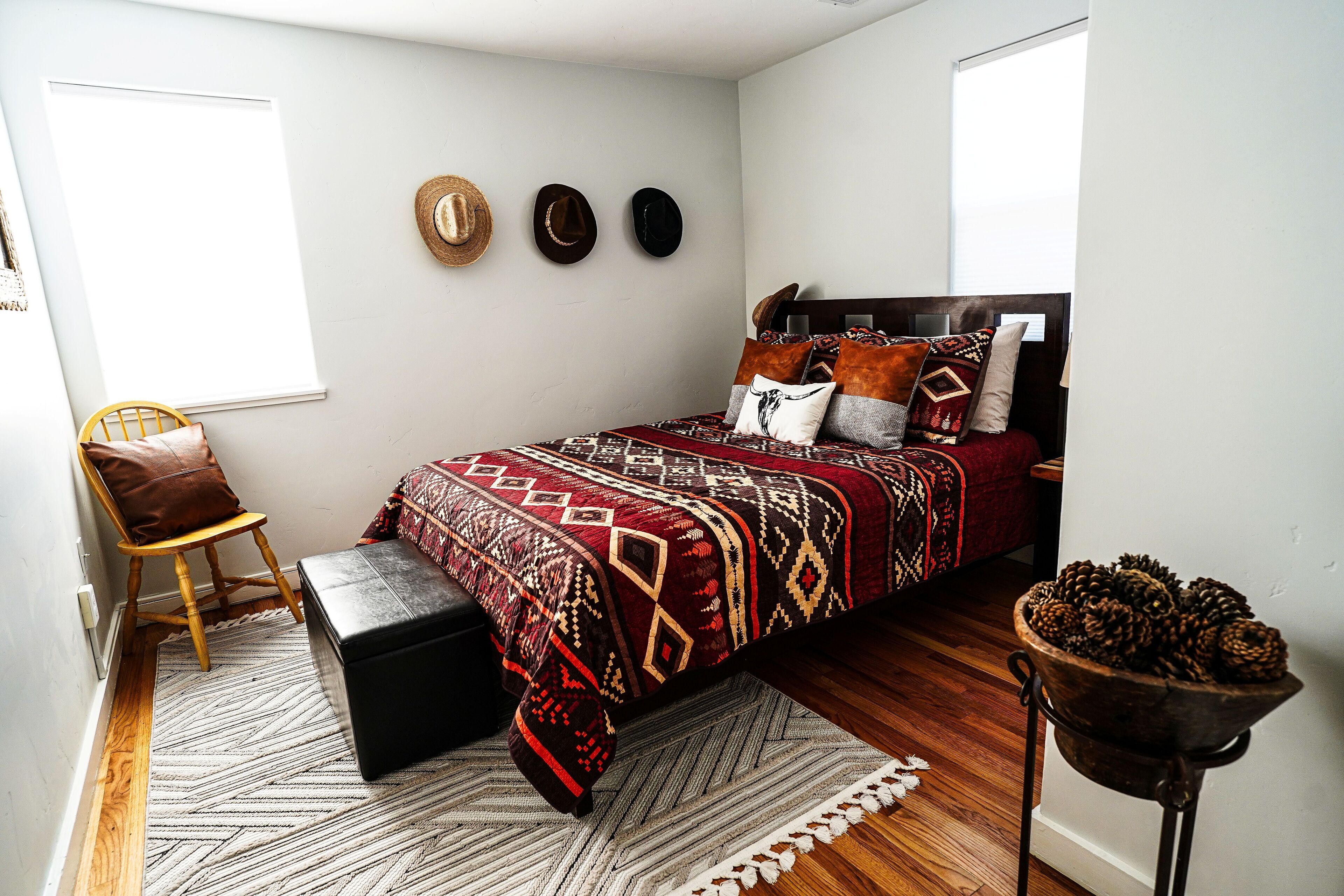 デスク、WiFi (無料)、ベッドシーツ