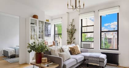 Charming Designer 4-Bedroom Apartment, 10 Minutes to Times Square!