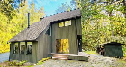 Year-Round Adventure! 'Glacier Getaway' in Deming