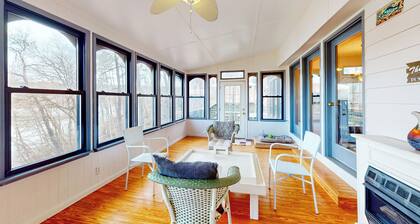 4BR Lakefront Home w/ Dock, Views & Game Room