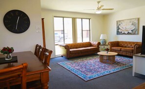 Smart TV - Quiet 2BR for Productive Stays (Denman)