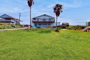 Exterior - 2BR Duplex w/ Bikes & Beach Access (Ingleside)