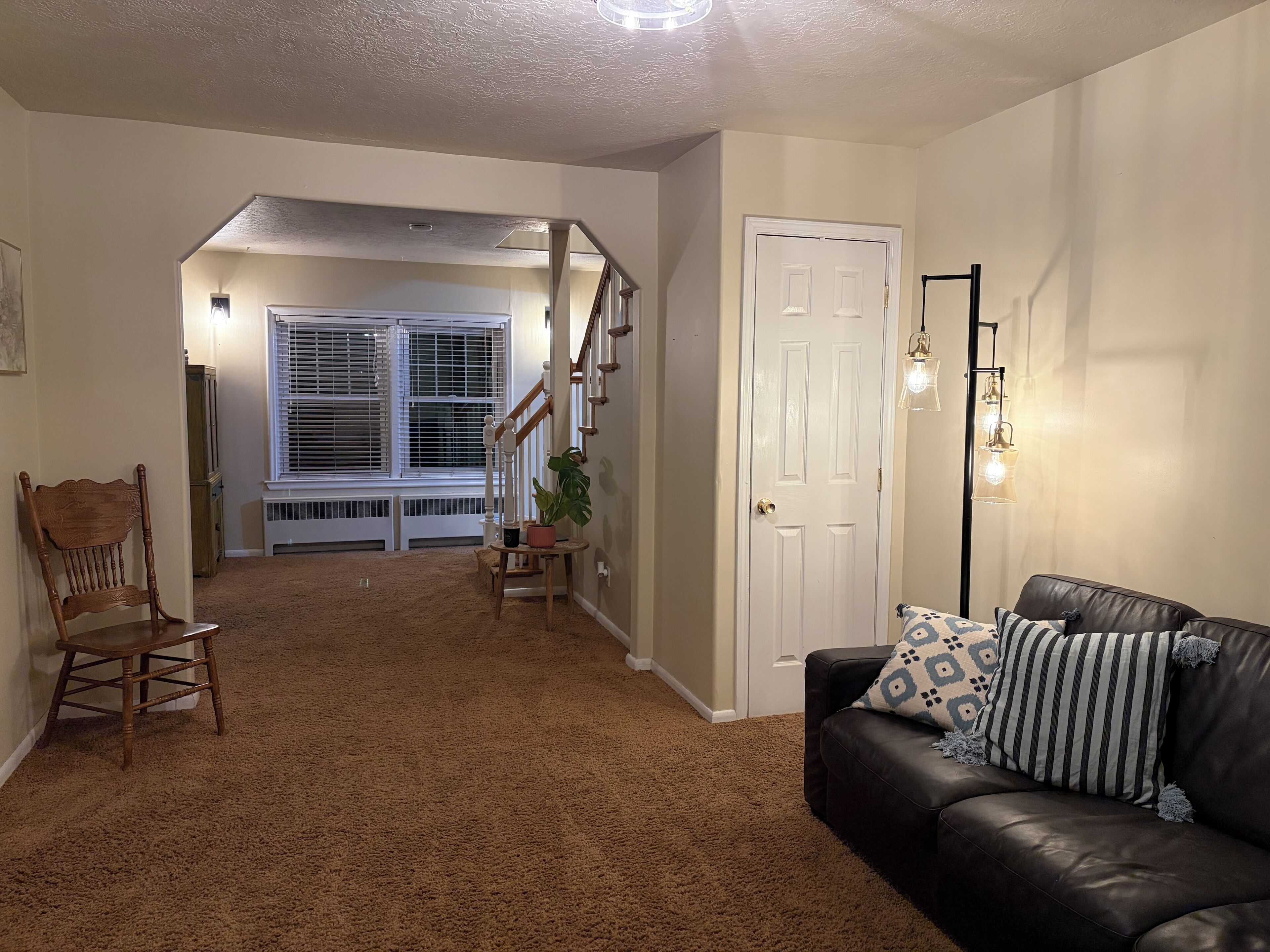 Smart TV, books, stereo