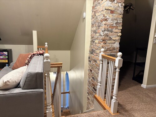 Family-Friendly Home Near SLC Airport - Sleeps 7 - Easy Parking